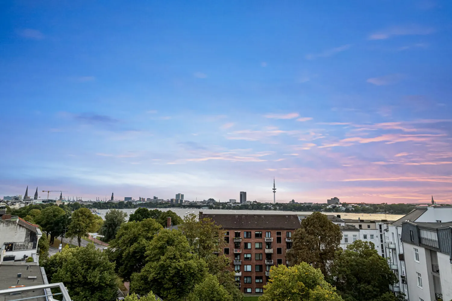 5 Zimmer Wohnung mit 240 m² in Hamburg – Bild 3