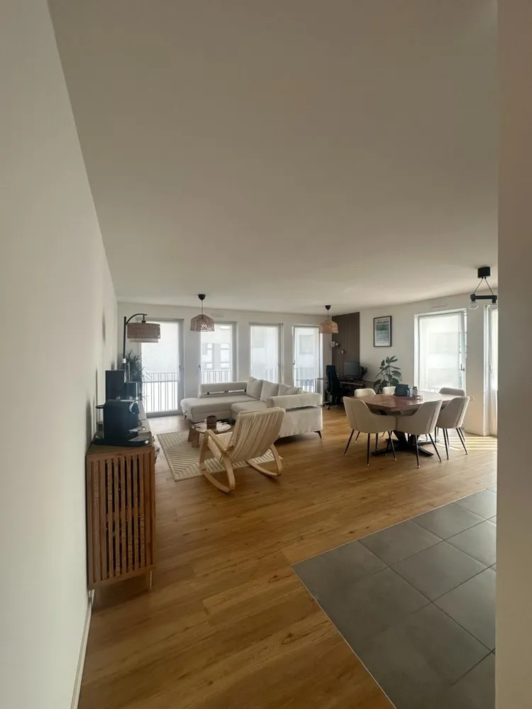 2 Zimmer Wohnung mit 70 m² in Frankfurt am Main – Bild 1