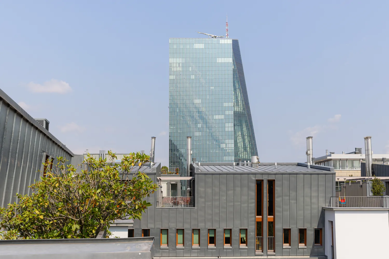 6 Zimmer Wohnung mit 334 m² in Frankfurt am Main – Bild 11