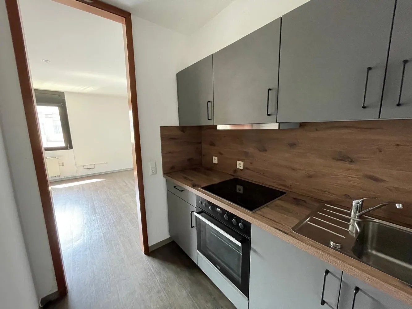1 room apartment with 40 m² in Saarbrücken – Photo 3