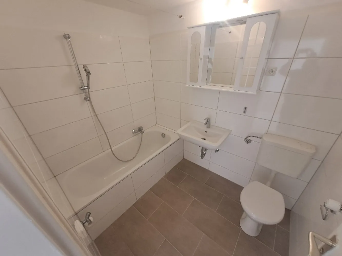 1 Zimmer Wohnung mit 30 m² in Frankfurt am Main – Bild 9