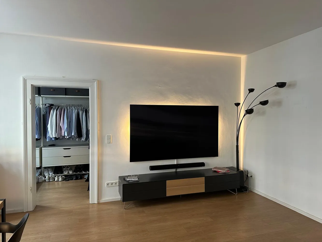 5 Zimmer Wohnung mit 120 m² in München – Bild 2
