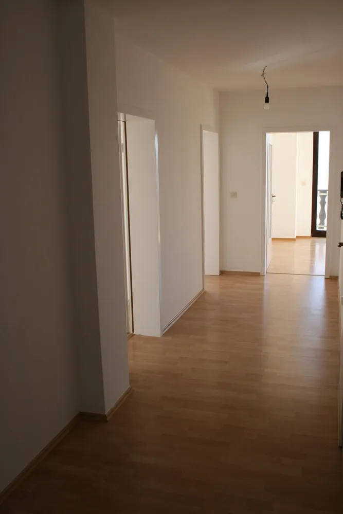 4 Zimmer Wohnung mit 100 m² in Frankfurt am Main – Bild 2