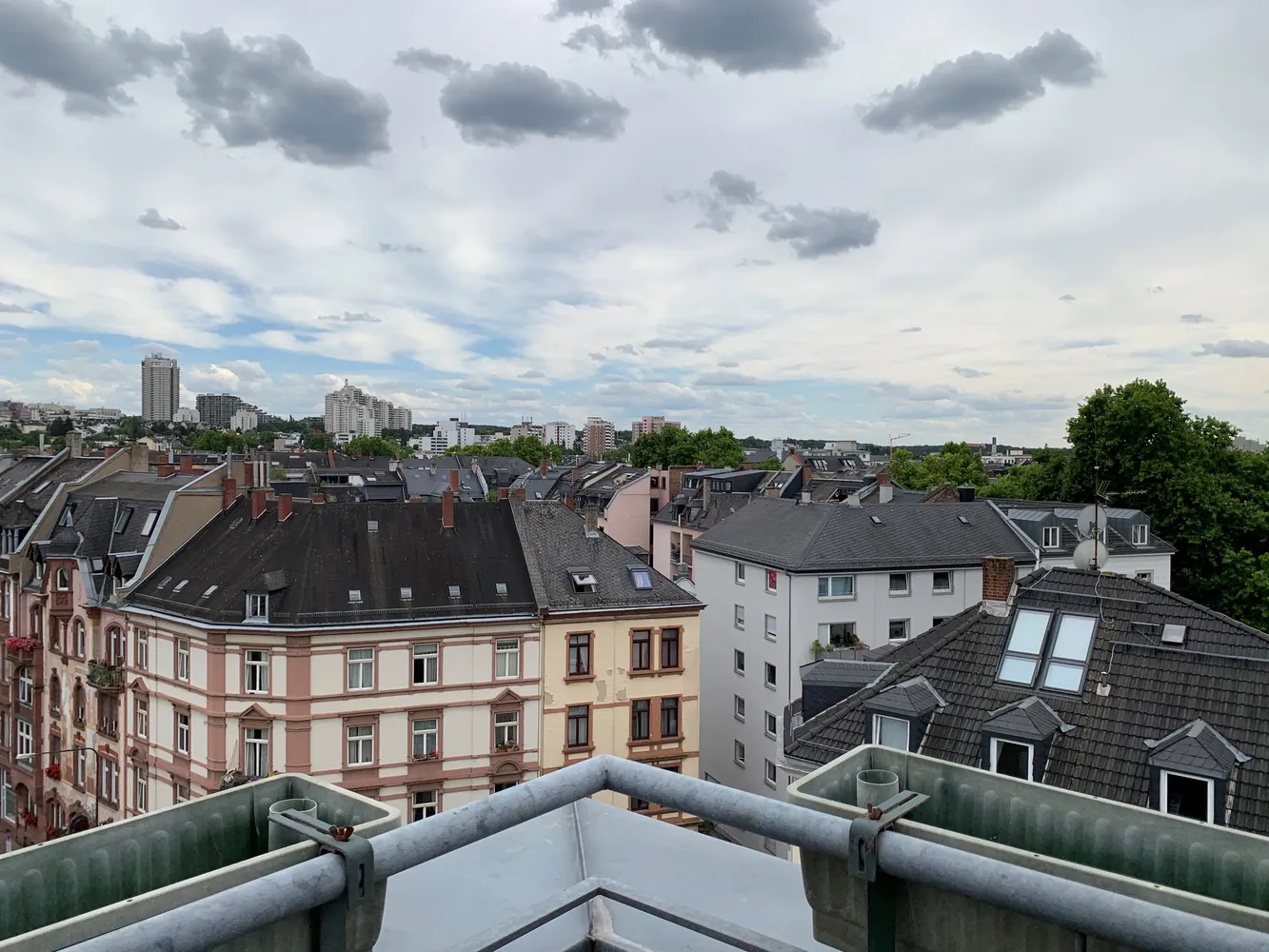 2 Zimmer Wohnung mit 95 m² in Frankfurt am Main – Bild 1