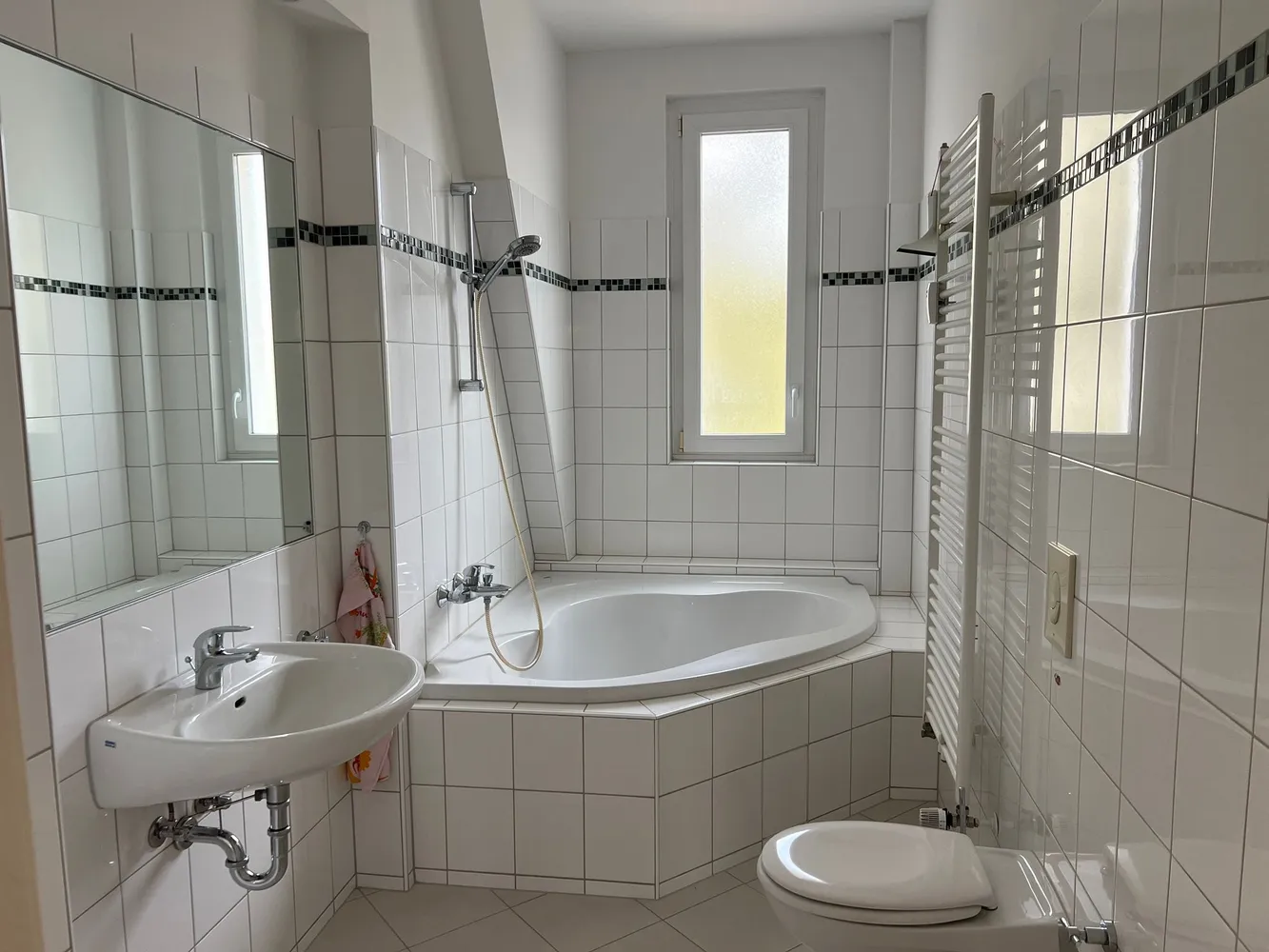 4 room apartment with 90 m² in Berlin – Photo 9