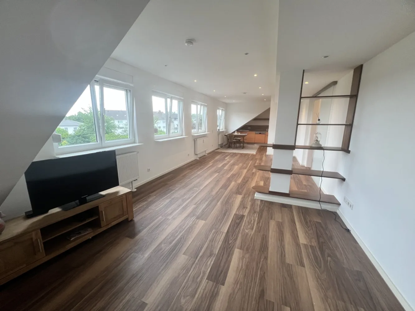 2 Zimmer Wohnung mit 82 m² in Duisburg – Bild 3
