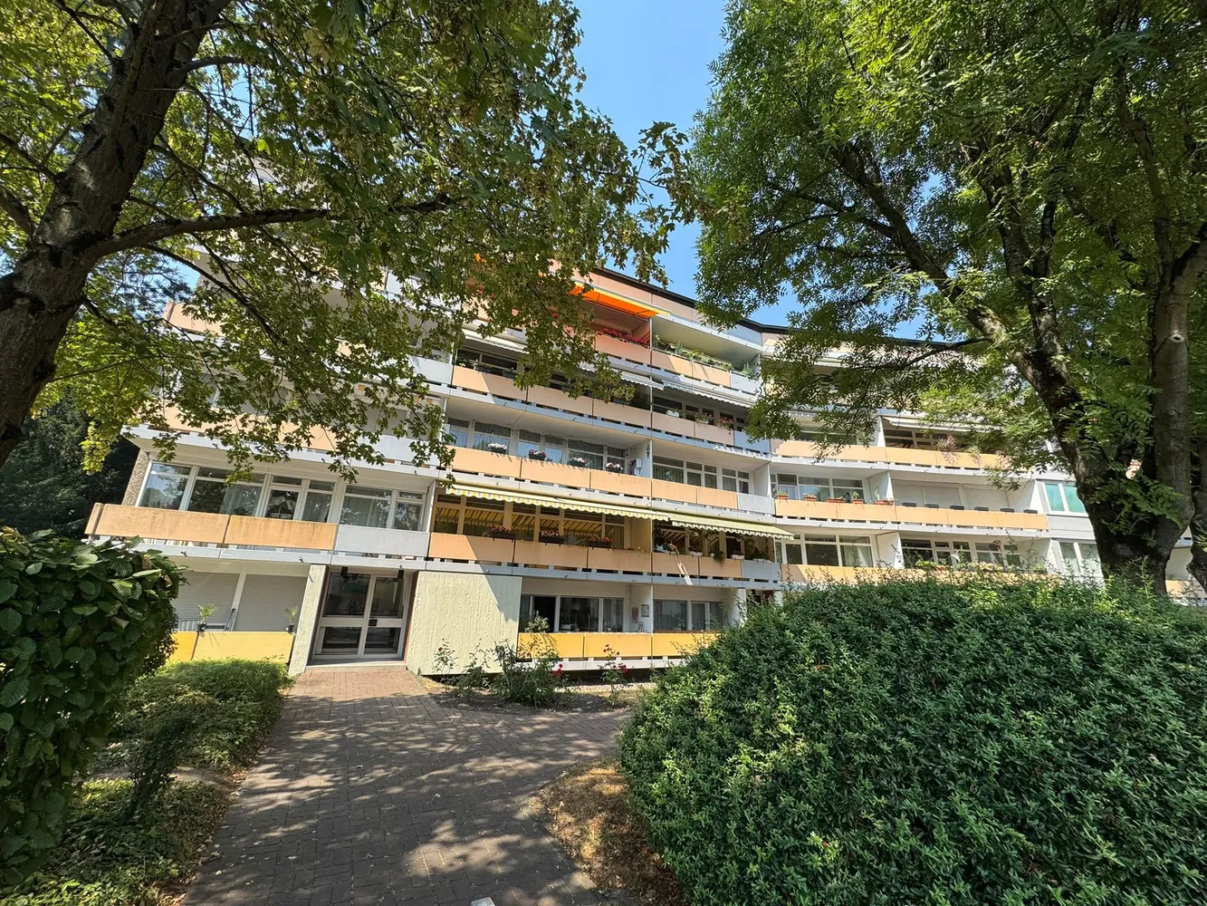 2 Zimmer Wohnung mit 77 m² in Bonn – Bild 2