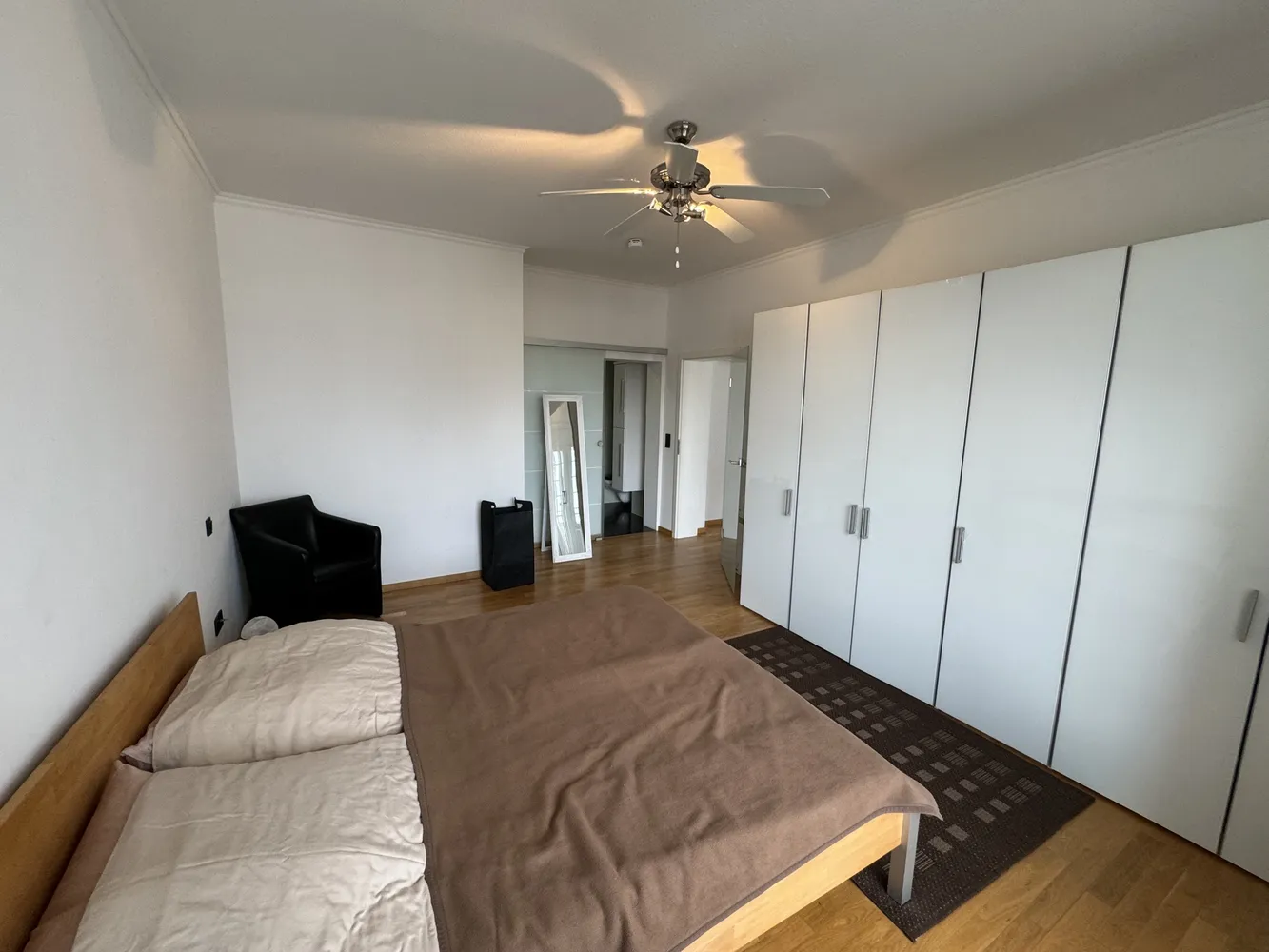3 room apartment with 100 m² in Frankfurt am Main – Photo 4