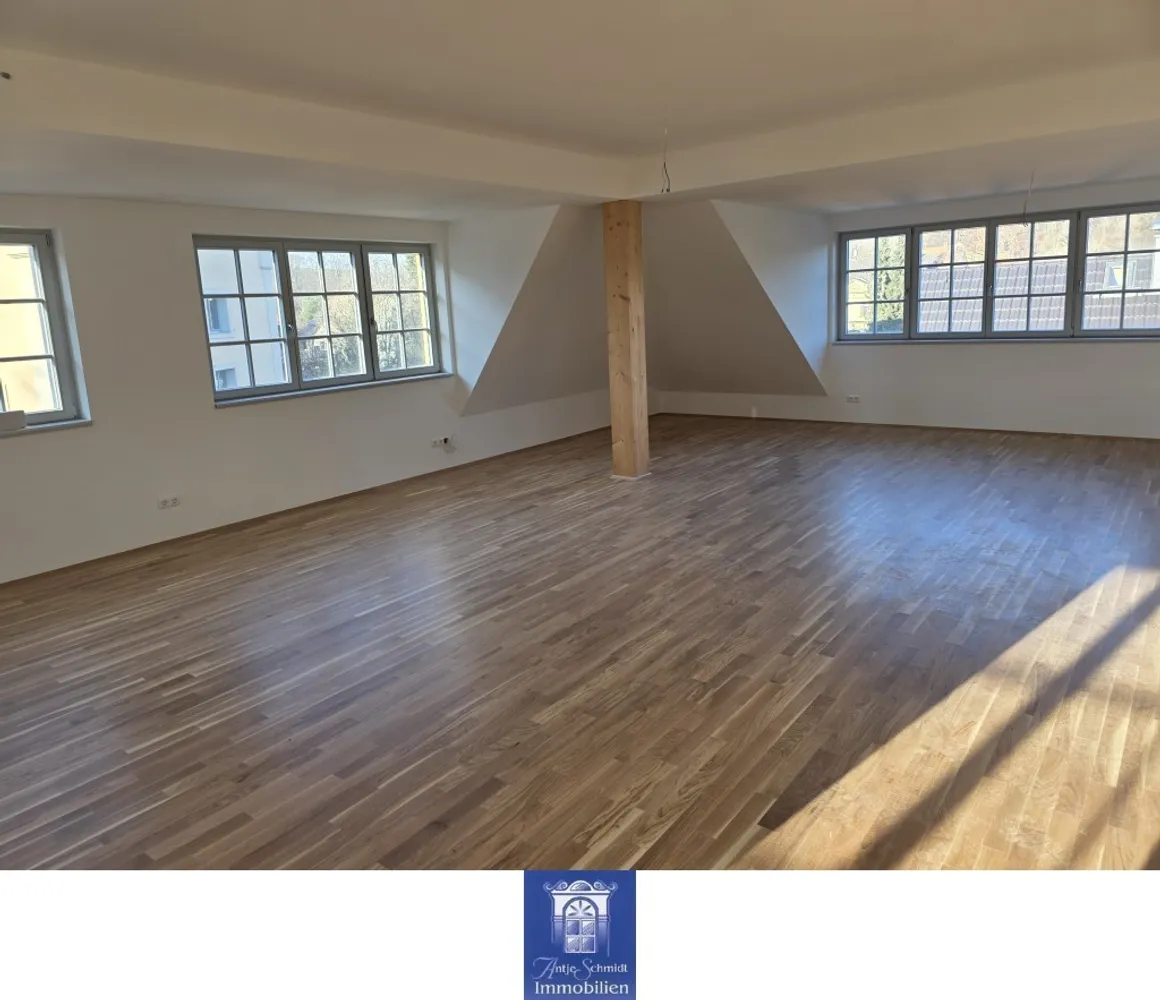 4 Zimmer Wohnung mit 129 m² in Pirna – Bild 1
