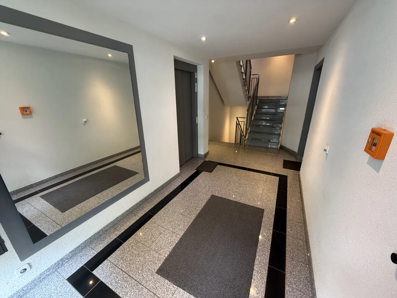 4 Zimmer Wohnung mit 104 m² in Wiesbaden – Bild 2