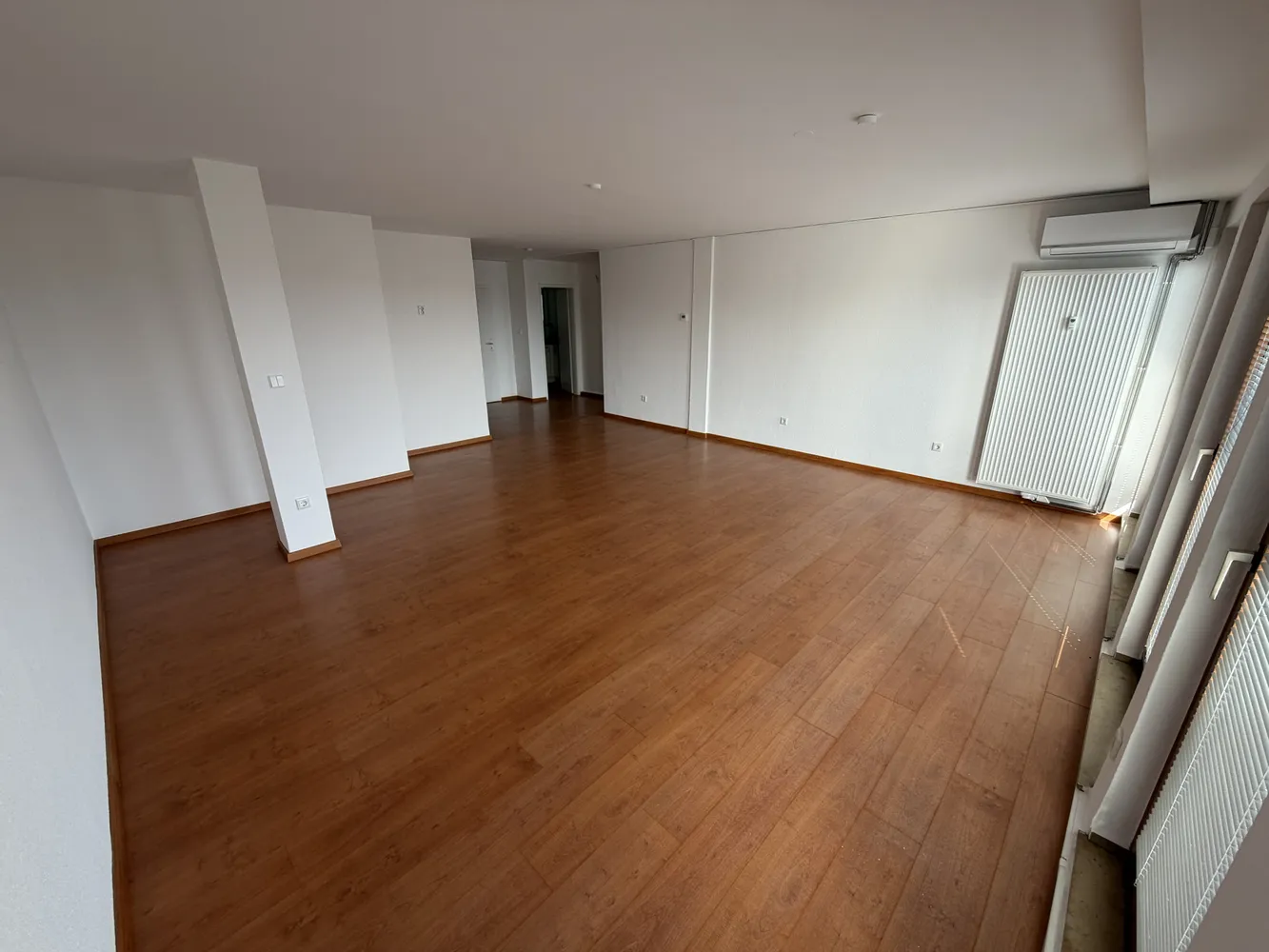 2 Zimmer Wohnung mit 94 m² in Düsseldorf – Bild 2