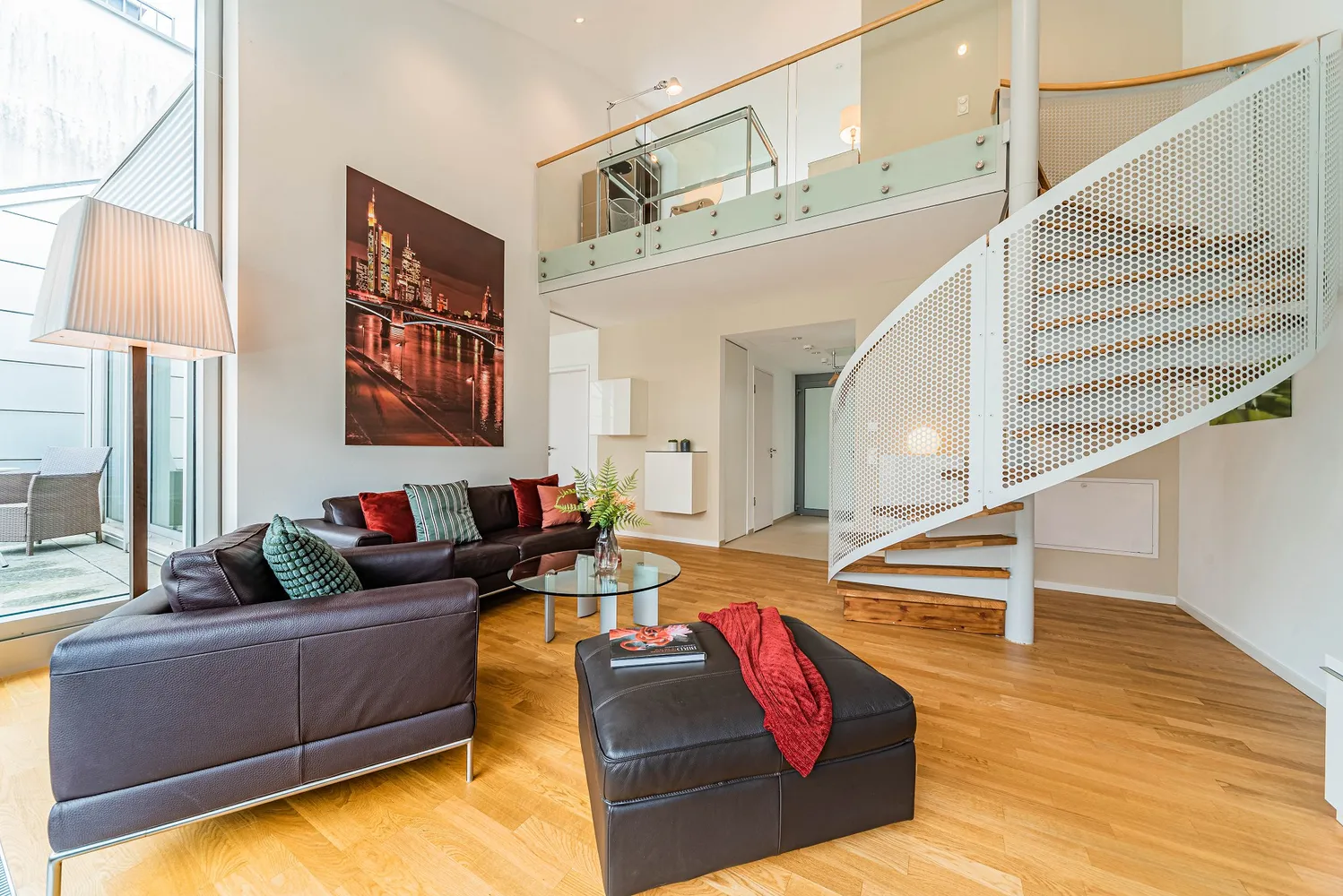 4 Zimmer Wohnung mit 115 m² in Frankfurt am Main – Bild 2