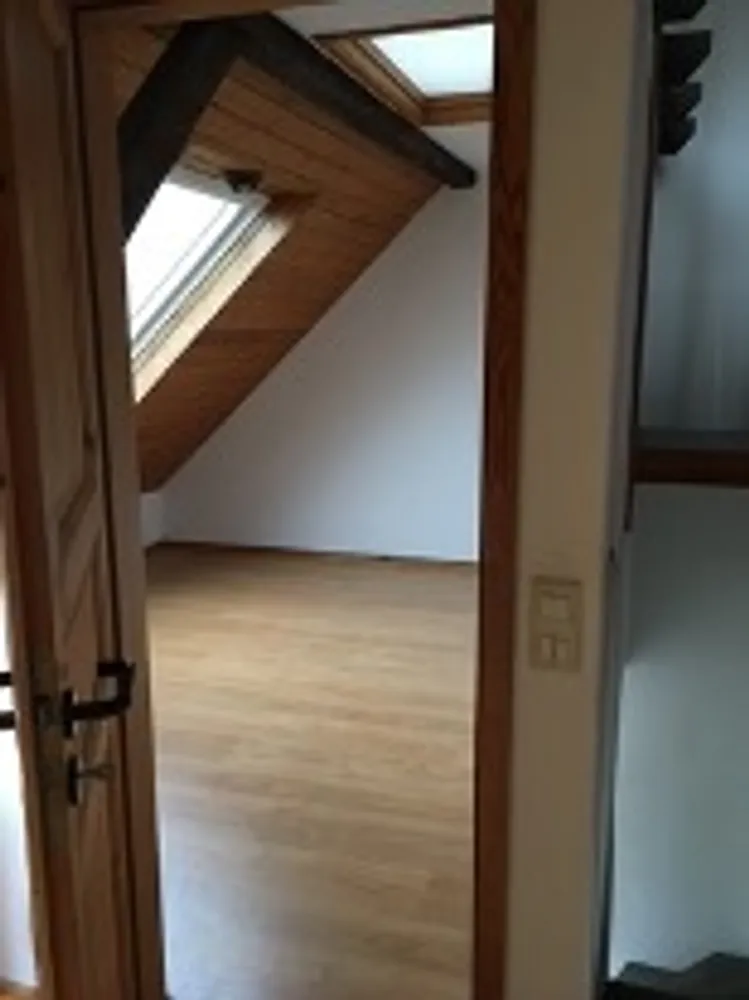 4 Zimmer Wohnung mit 120 m² in Neuss – Bild 2
