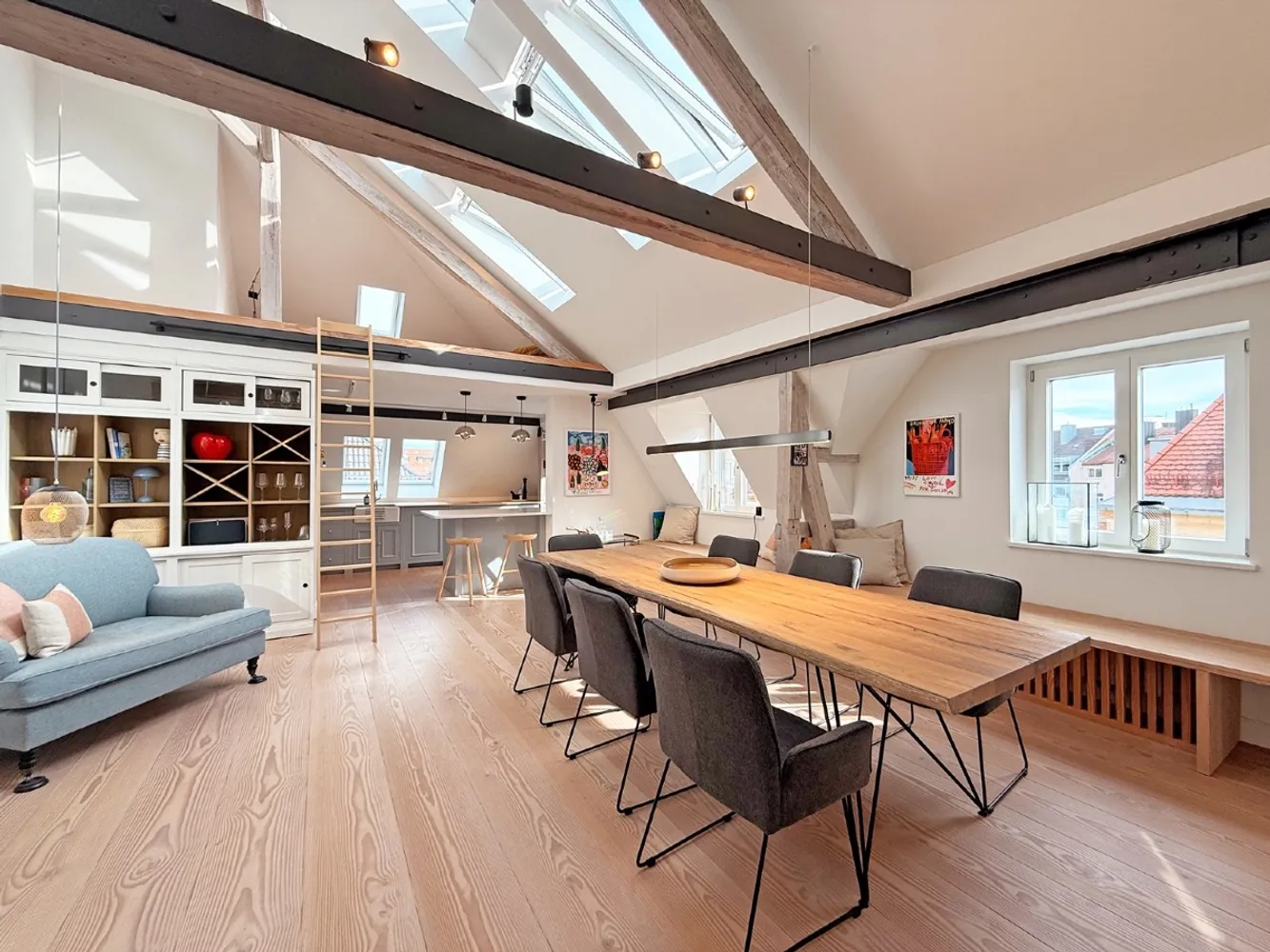 4 Zimmer Wohnung mit 130 m² in München – Bild 1