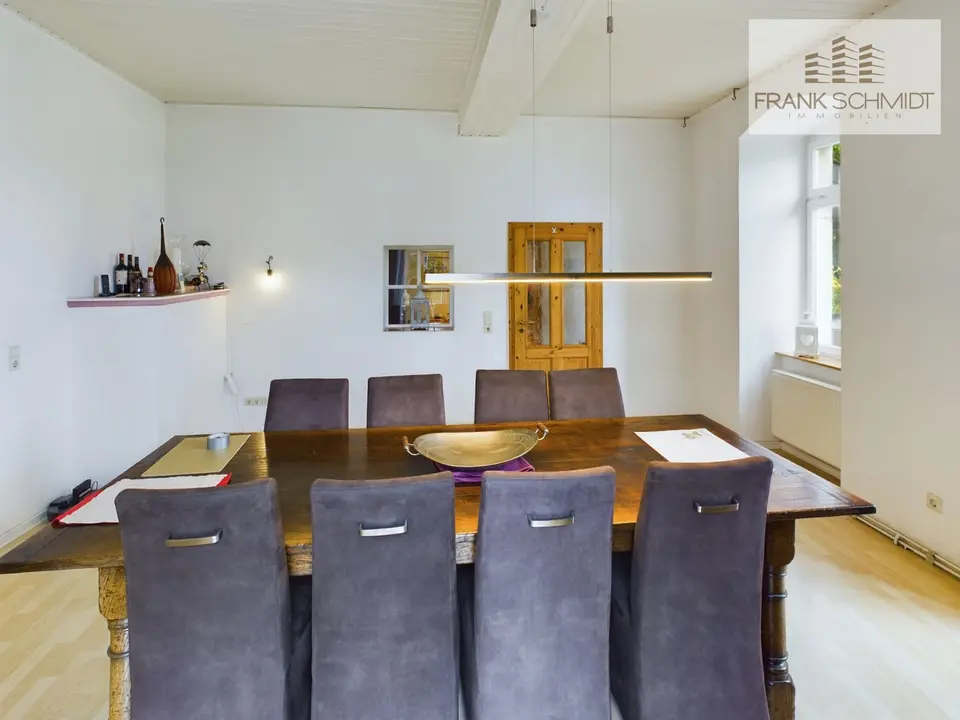 13 room house with 380 m² in Limburg an der Lahn – Photo 5