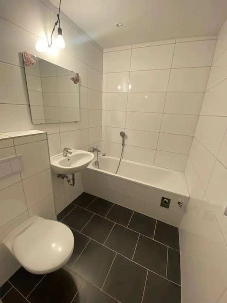 4 Zimmer Wohnung mit 65 m² in Halle (Saale) – Bild 4