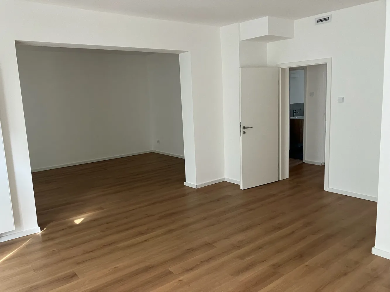 4 Zimmer Wohnung mit 120 m² in Hannover – Bild 8