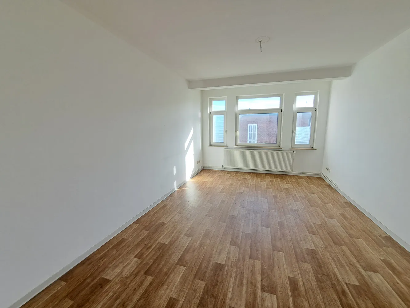 2 room apartment with 68 m² in Bremerhaven – Photo 2