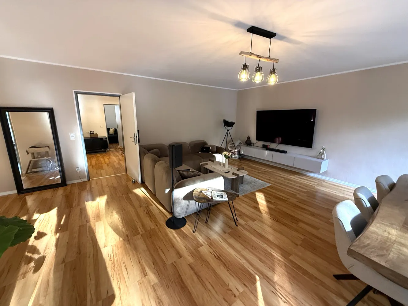 3 Zimmer Wohnung mit 113 m² in Düsseldorf – Bild 2