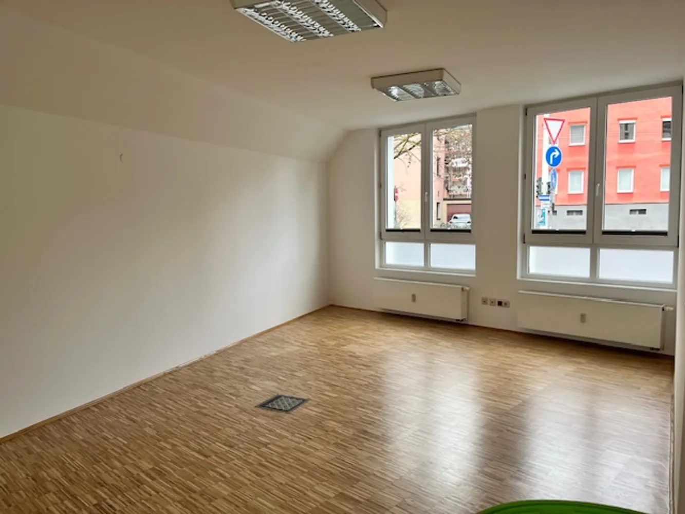 5 Zimmer Wohnung mit 180 m² in Würzburg – Bild 11