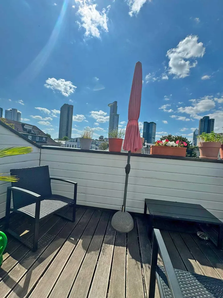 4 Zimmer Wohnung mit 110 m² in Frankfurt am Main – Bild 2