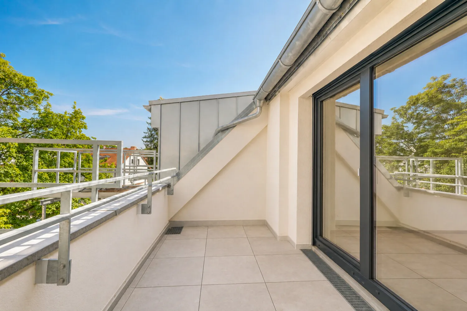3 Zimmer Wohnung mit 117 m² in München – Bild 4