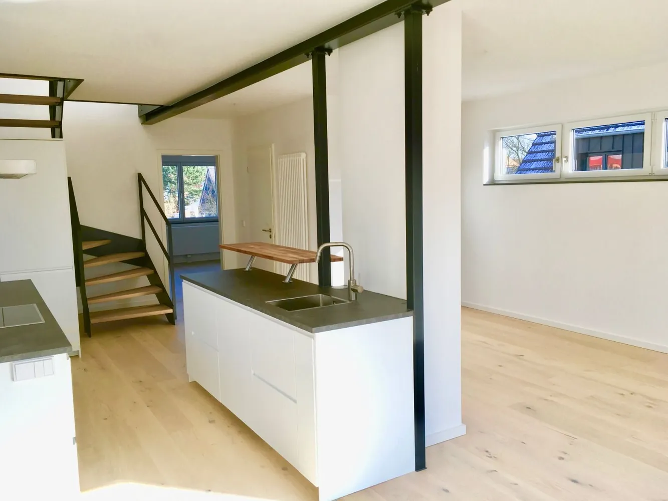 4 Zimmer Wohnung mit 140 m² in Hamburg – Bild 1
