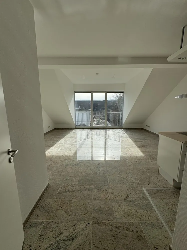 3 Zimmer Wohnung mit 123 m² in Köln – Bild 1