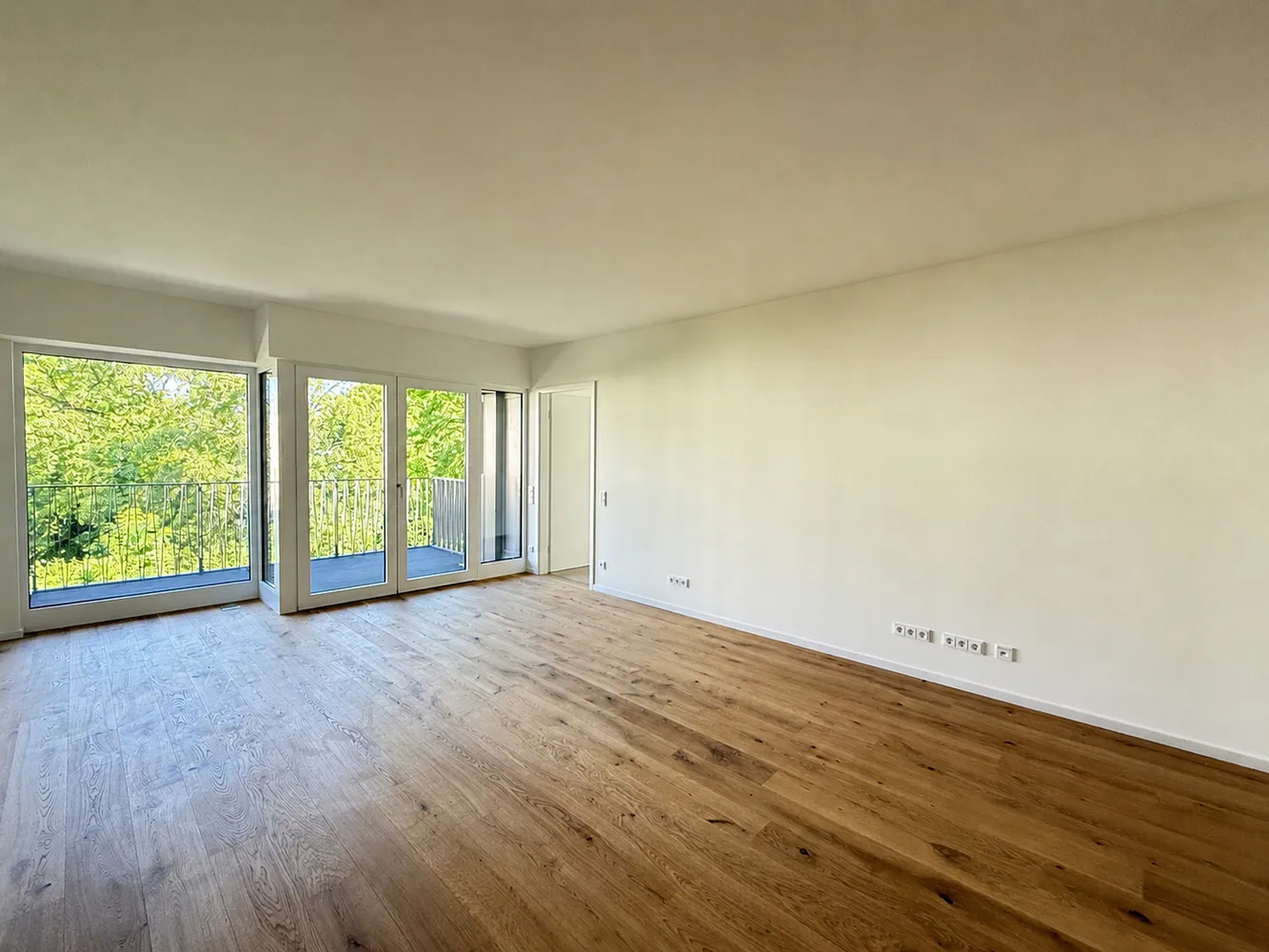4 Zimmer Wohnung mit 122 m² in Düsseldorf – Bild 2