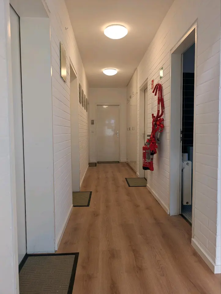 8 Zimmer Wohnung mit 12 m² in Köln – Bild 3