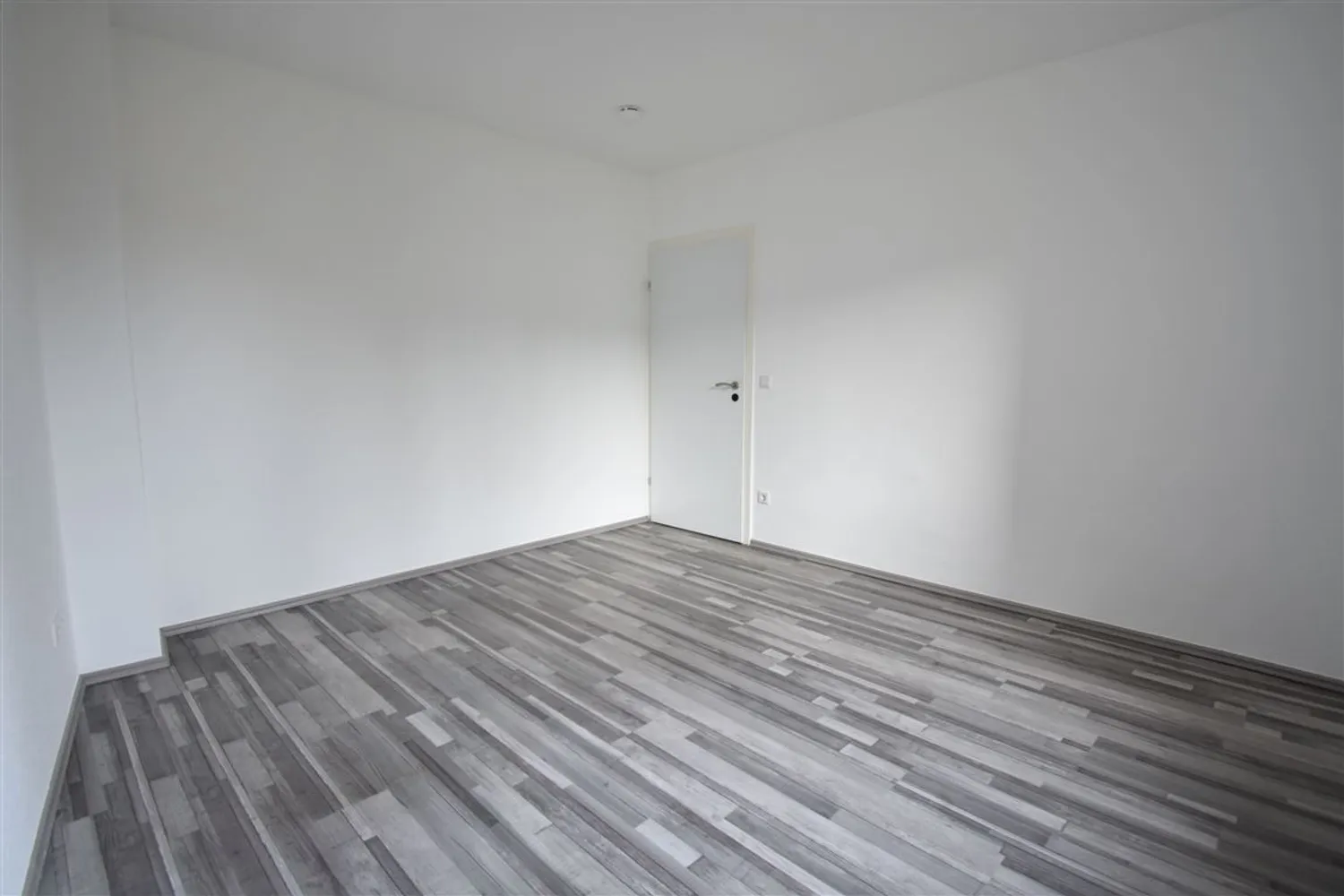 4 room apartment with 82 m² in Duisburg – Photo 3