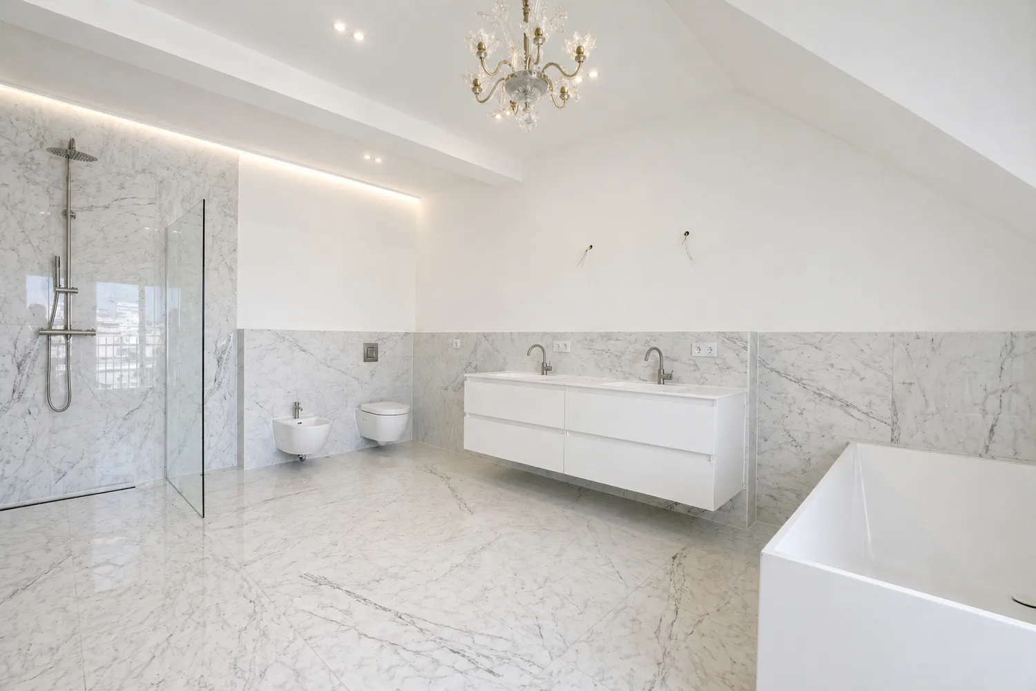 8 Zimmer Wohnung mit 330 m² in Berlin – Bild 6