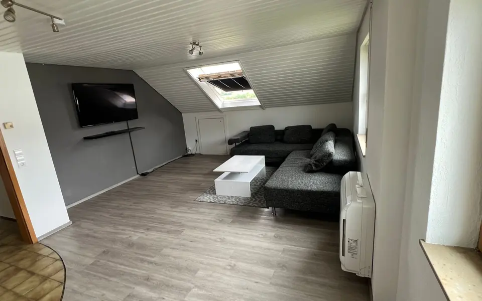WG-Zimmer mit 60 m² in Herrenberg – Bild 1