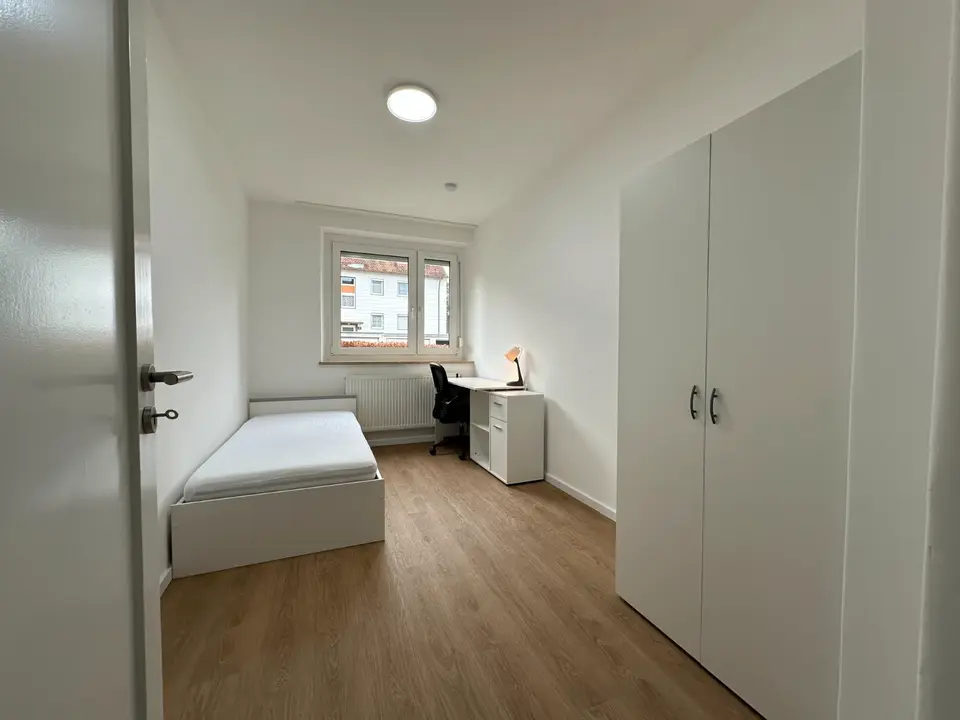 10 Zimmer Wohnung mit 70 m² in Regensburg – Bild 2