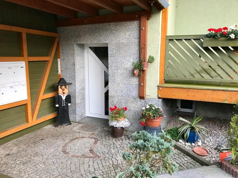 2 Zimmer Wohnung mit 70 m² in Werdau – Bild 6