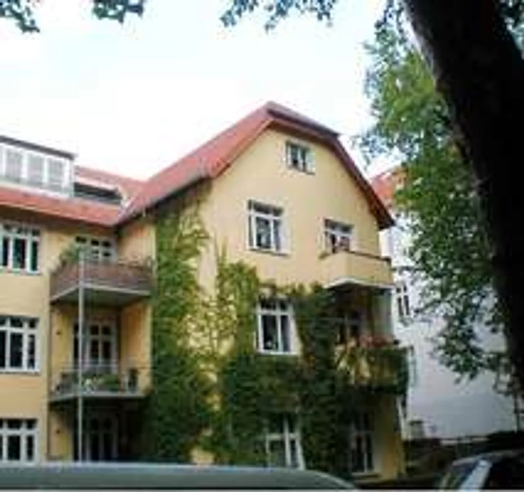 2 Zimmer Wohnung mit 92 m² in Berlin – Bild 1