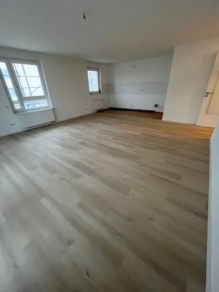 2 Zimmer Wohnung mit 76 m² in Karlsruhe – Bild 2