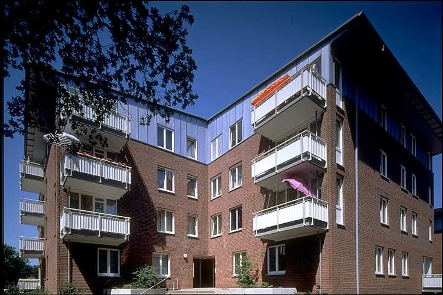2 Zimmer Wohnung mit 58 m² in Pinneberg – Bild 2