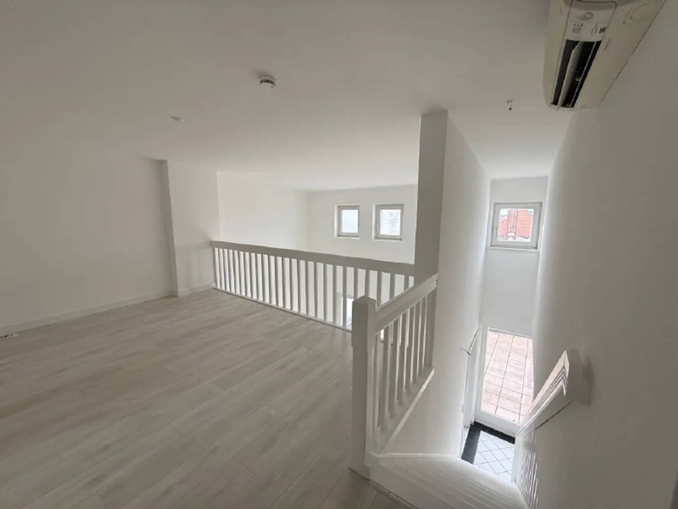 5 Zimmer Wohnung mit 143 m² in Lübeck – Bild 1