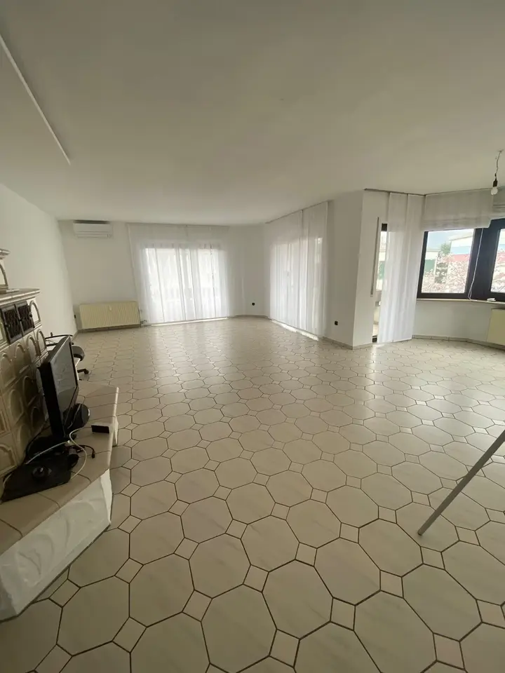 4 Zimmer Wohnung mit 180 m² in Mannheim – Bild 1