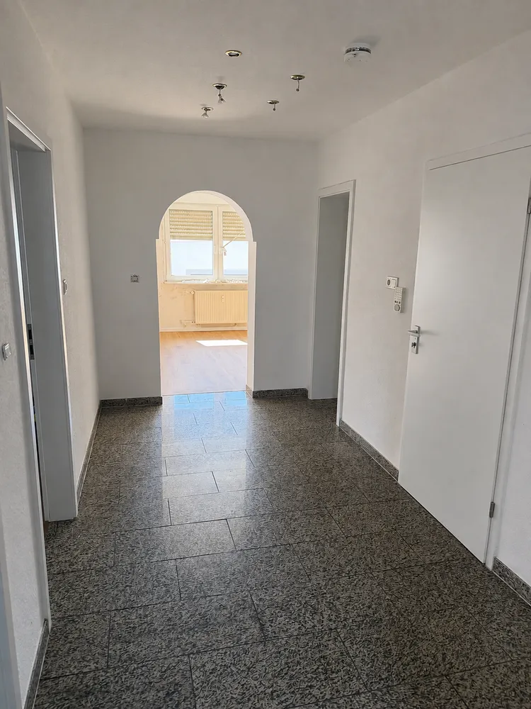 3 Zimmer Wohnung mit 85 m² in Frankfurt am Main – Bild 2