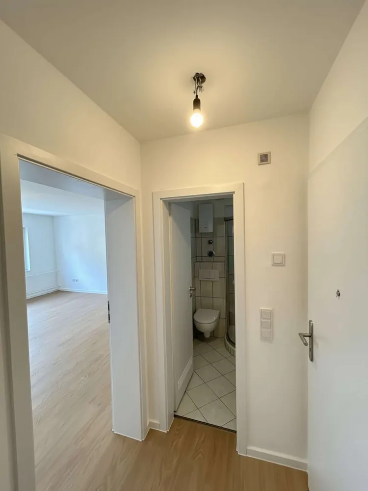 1 Zimmer Wohnung mit 33 m² in Köln – Bild 2