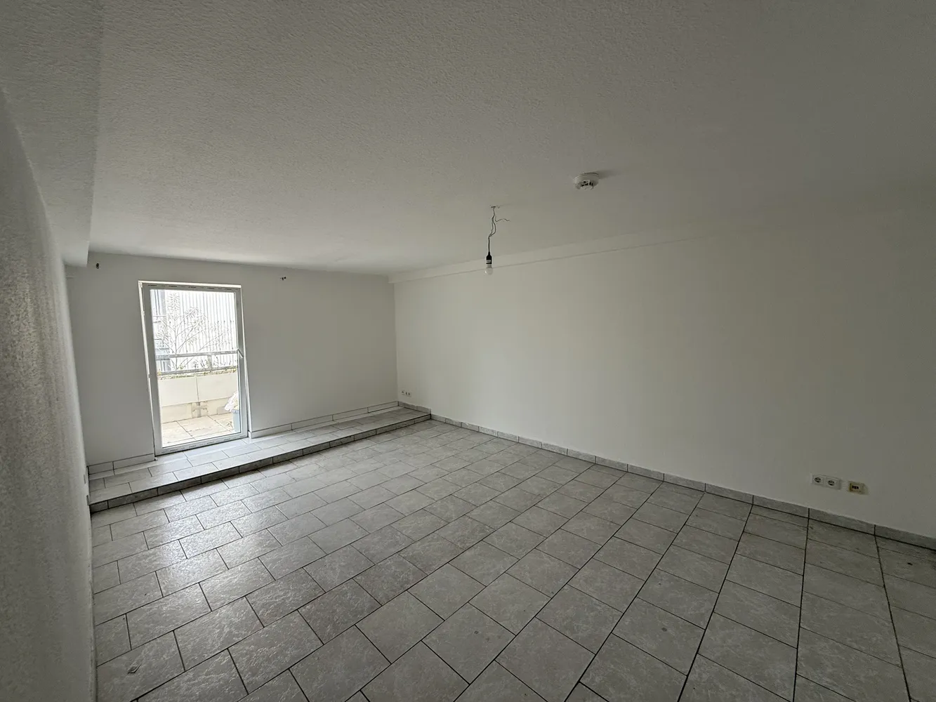 2 Zimmer Wohnung mit 72 m² in Düsseldorf – Bild 2