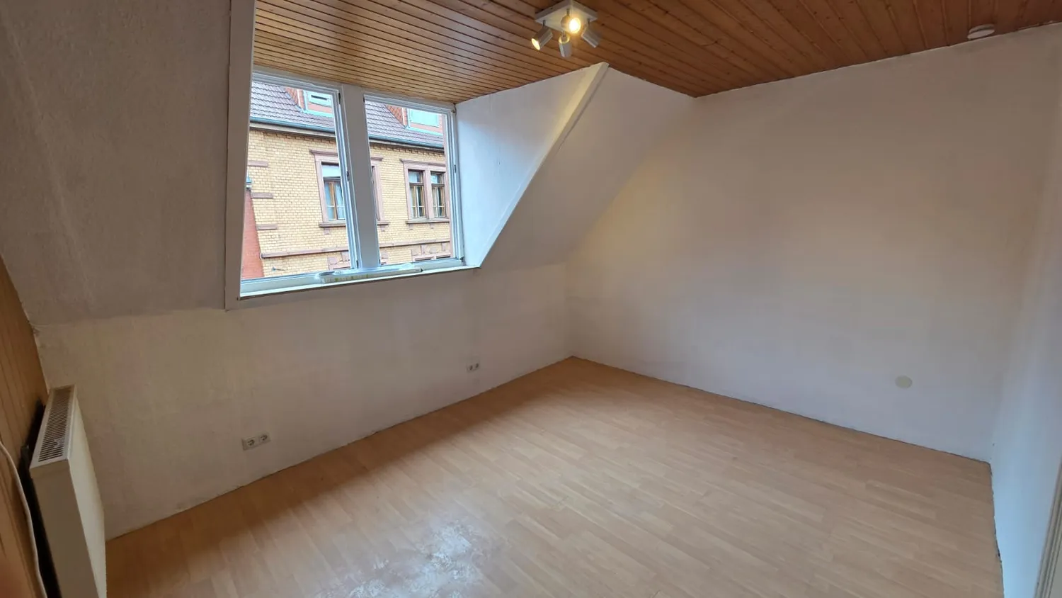 6 Zimmer Wohnung mit 66 m² in Mannheim – Bild 1