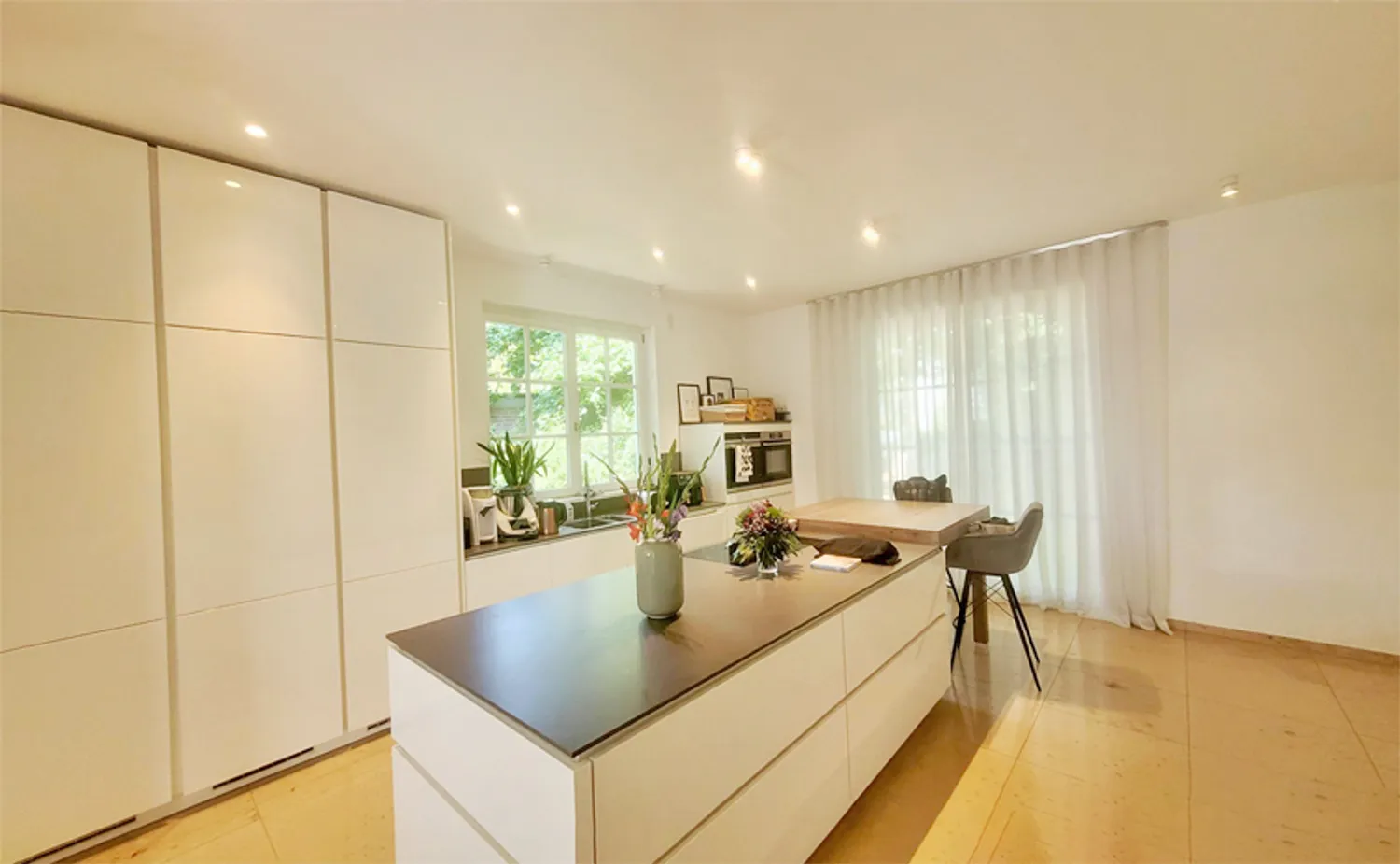 7 Zimmer Haus mit 298 m² in Meerbusch – Bild 1