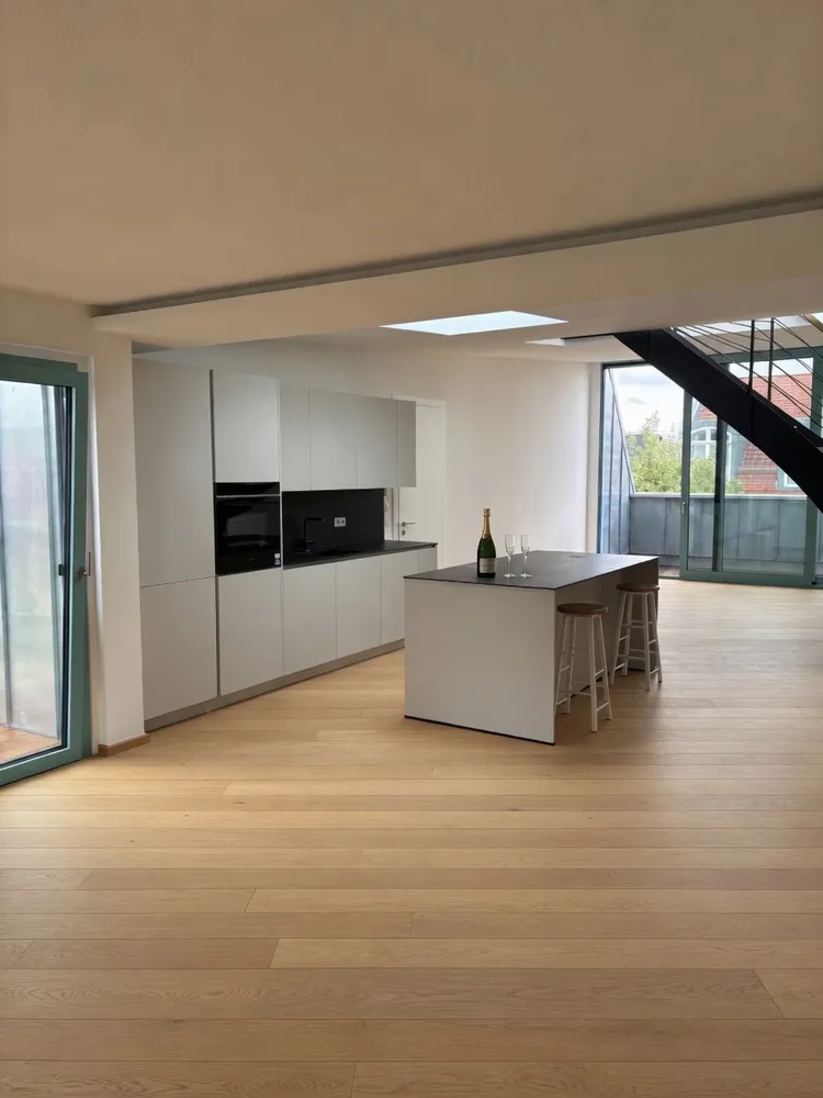 3 Zimmer Wohnung mit 127 m² in Berlin – Bild 2