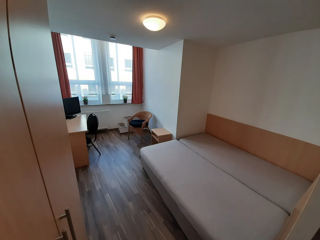 1 Zimmer Wohnung mit 27 m² in Augsburg – Bild 2