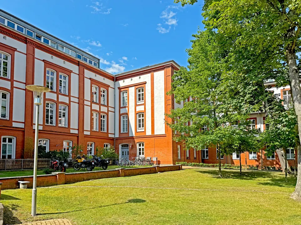 2 room apartment with 88 m² in Schwerin – Photo 2
