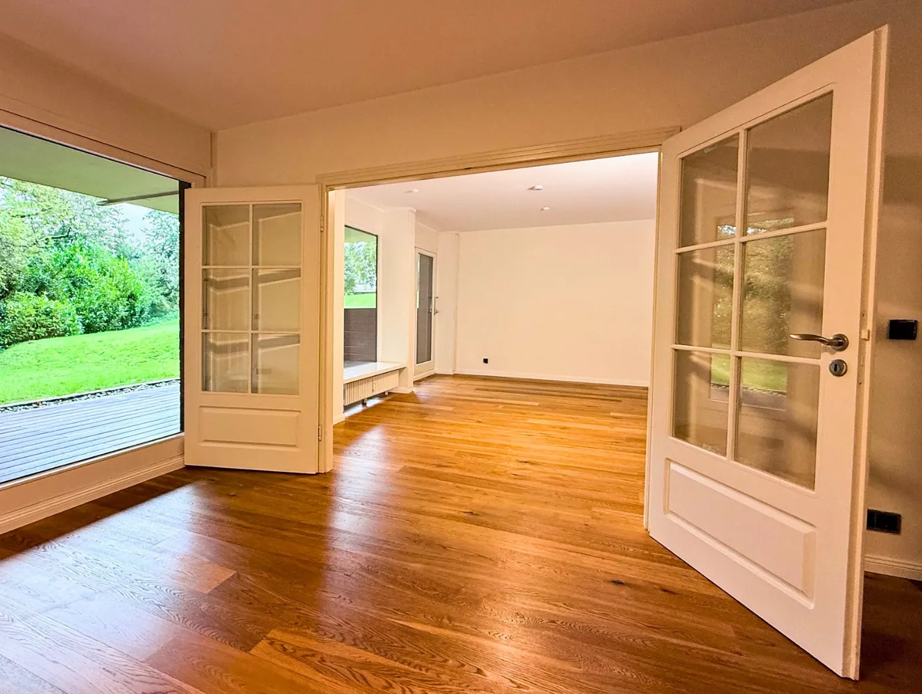 2 room apartment with 118 m² in Düsseldorf – Photo 2