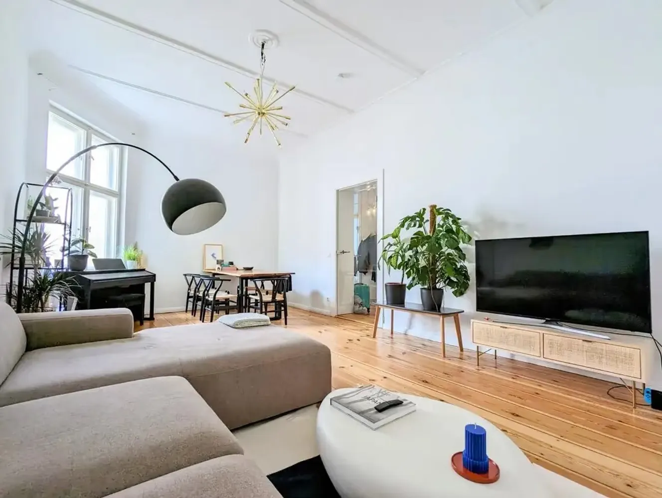 2 Zimmer Wohnung mit 90 m² in Berlin – Bild 1
